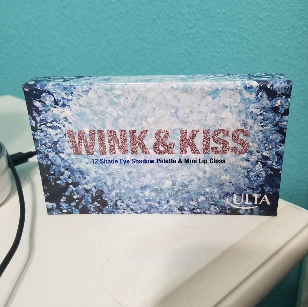 🌟 Any offer 🌟 - Ulta Wink & Kiss Palette